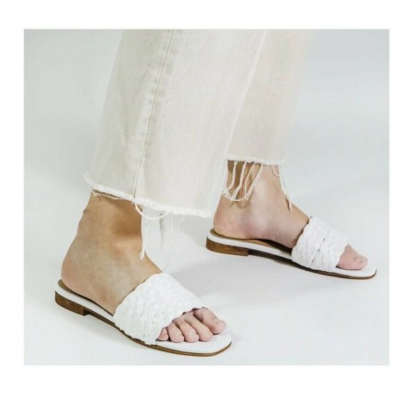 Kaanas Key Largo Braided Sandals White Woven Raffia Leather Flats 7 $109 - Picture 1 of 7